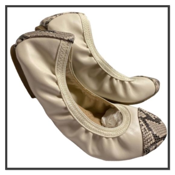 Time & Tru Size 6W Cream & Snake Skin Casual Shoes - Picture 4 of 8